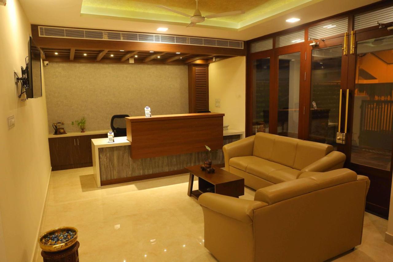 Отель Kira Palace Residency Эрнакулам Экстерьер фото